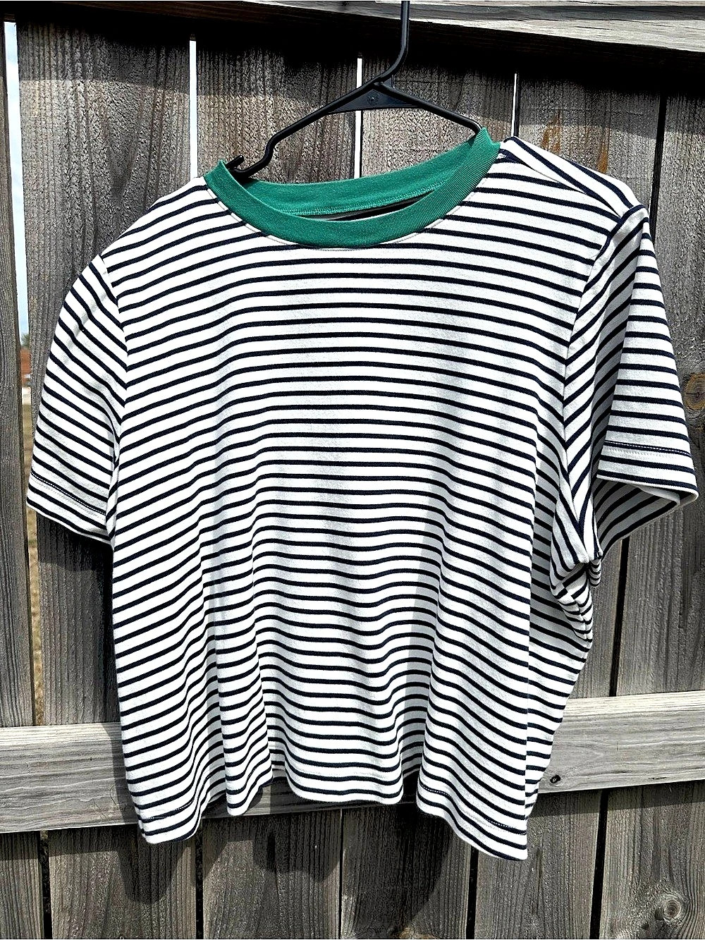 Old Navy Striped Short Sleeve Tee in White & Black Like New